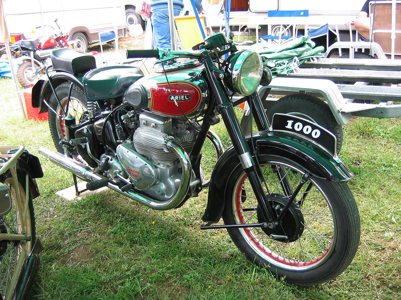 1280px-Ariel_1000