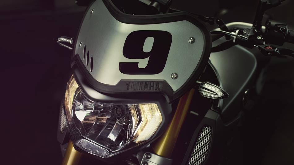2014-Yamaha-MT09-Street-Tracker-EU-Matt-Grey-Detail-004