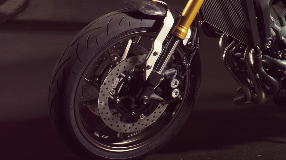 2014-Yamaha-MT09-Street-Tracker-EU-Matt-Grey-Detail-006