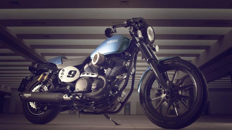 2015-Yamaha-XV950CR-EU-Glacier-Blue-Static-001