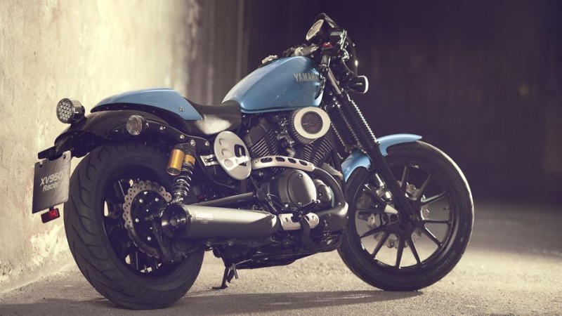 2015-Yamaha-XV950CR-EU-Glacier-Blue-Static-004