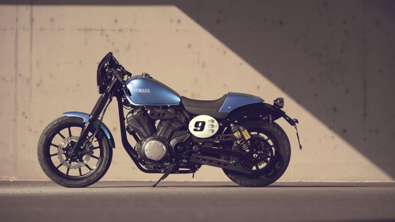 2015-Yamaha-XV950CR-EU-Glacier-Blue-Static-005
