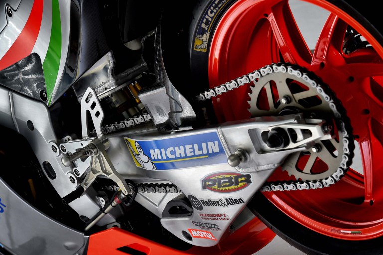 2016-Aprilia-RS-GP-MotoGP-11