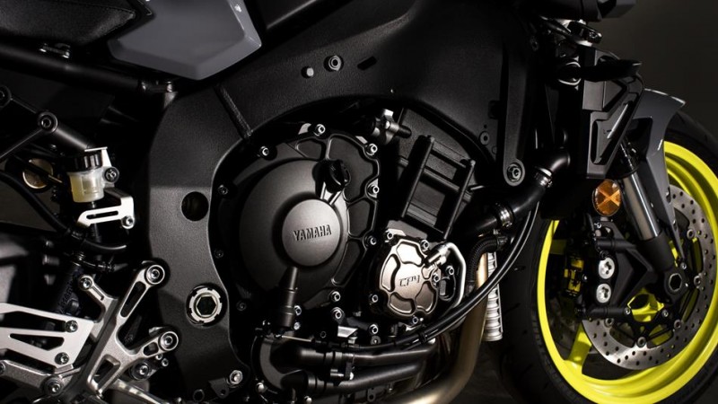 2016-Yamaha-MT-10-EU-Night-Fluo-Detail-001