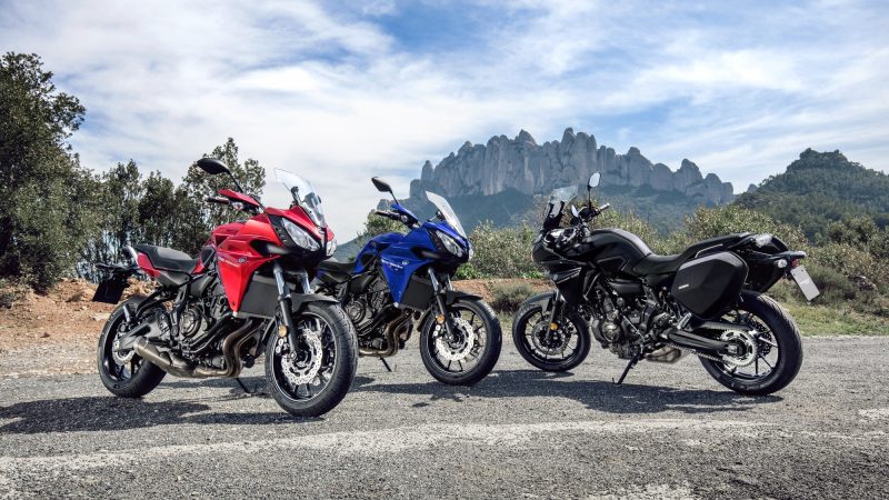 2016-Yamaha-MT07TR-EU-Radical-Red-Static-011