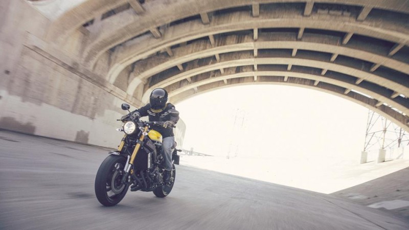 2016-Yamaha-XS850-EU-60th-Anniversary-Action-003