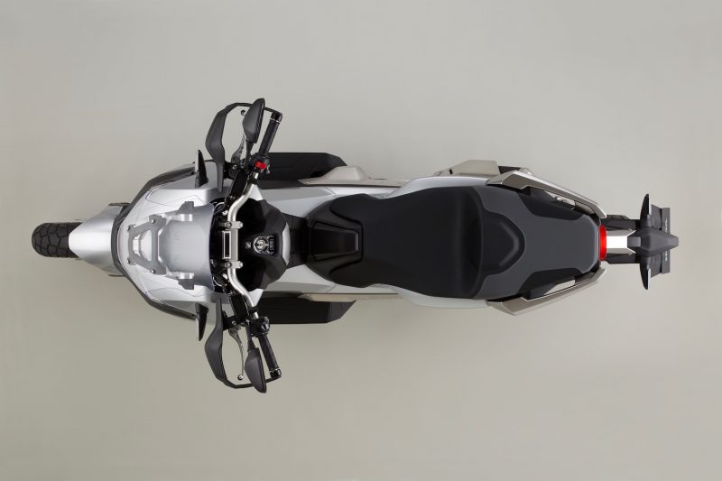 17YM X-ADV