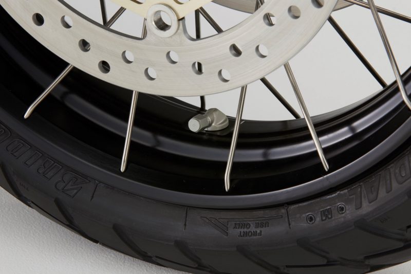 17YM X-ADV