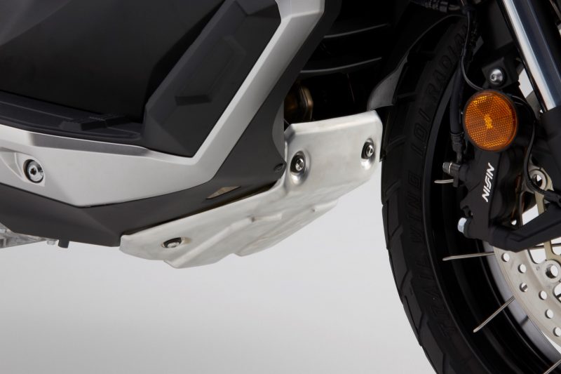 17YM X-ADV