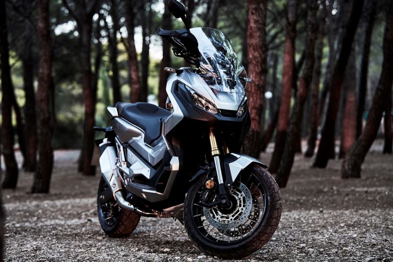 17YM X-ADV