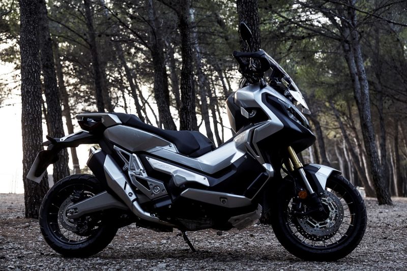 17YM X-ADV