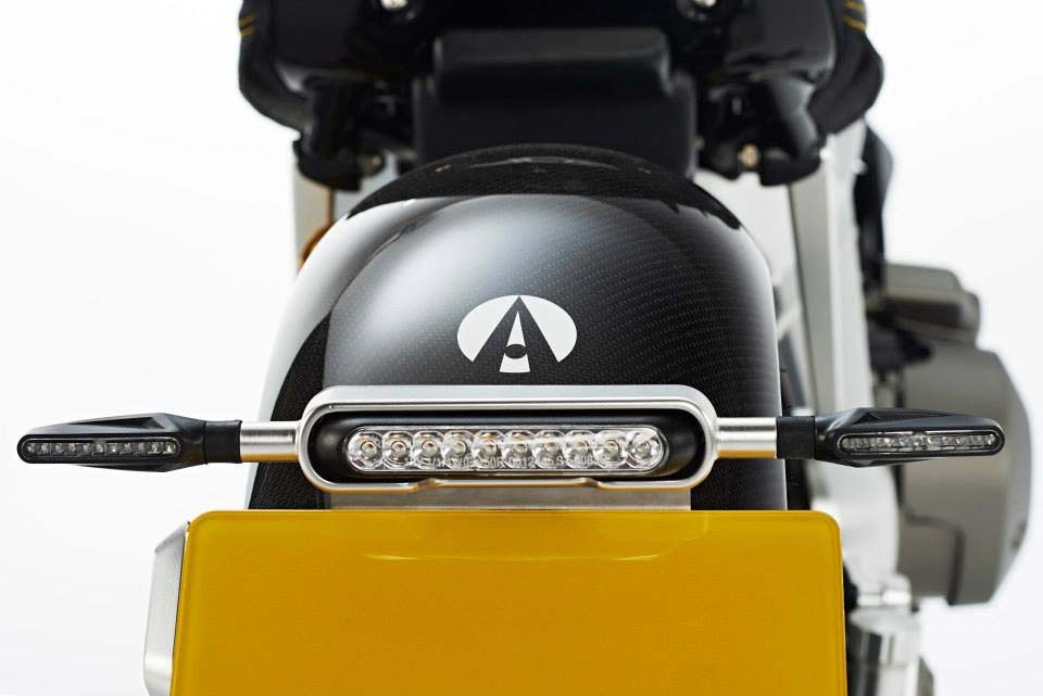 Ariel-Ace-33