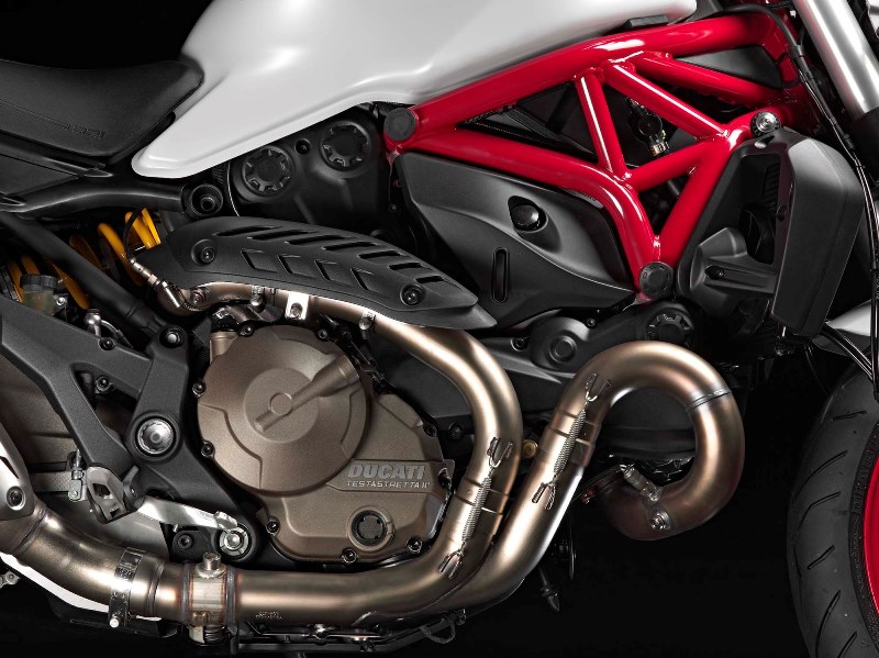 Ducati-Monster-821-08