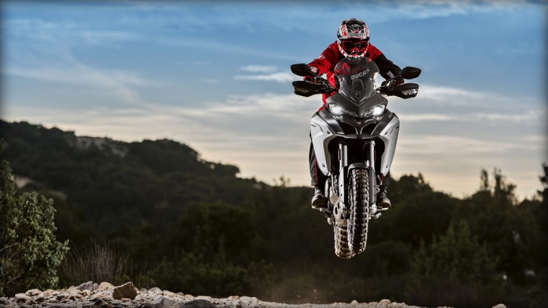 MTS-Enduro_2016_PG_Amb-06_1920x1080.mediagallery_output_image_[1920x1080]