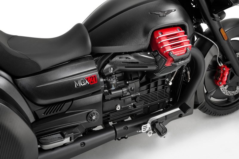 moto-guzzi-mgx-21_04