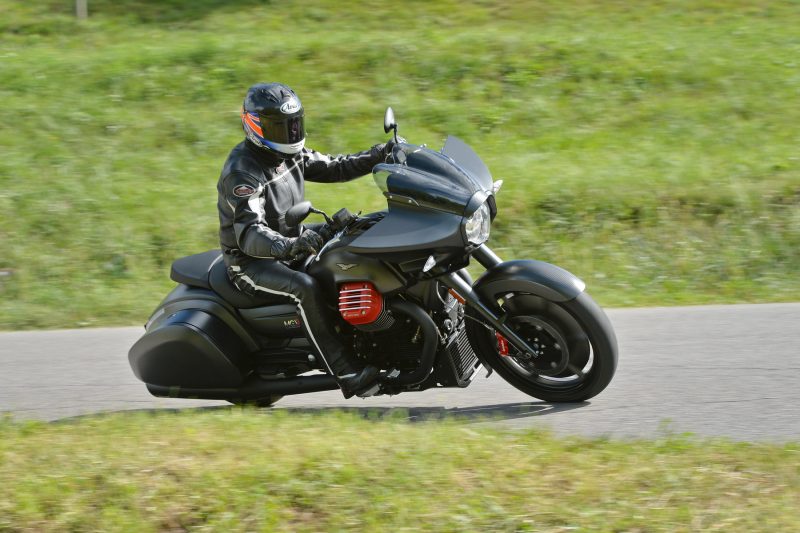 moto-guzzi-mgx-21_10