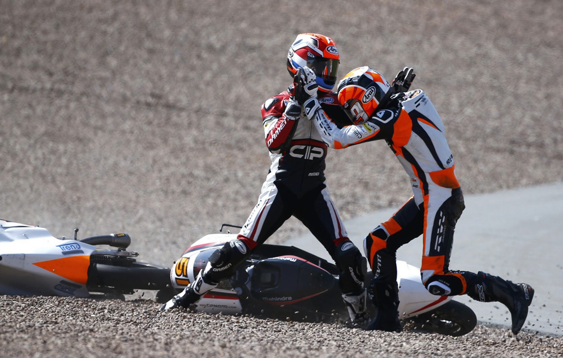 Moto3-fight (2)