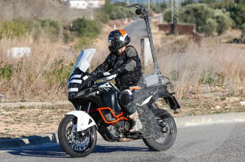 Upgrade visual si Euro 4 pentru 1290 Super Adventure 