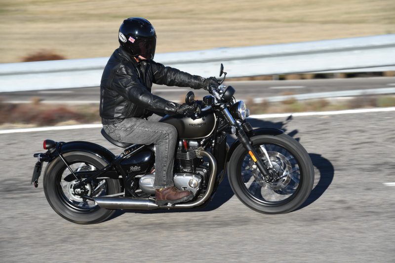 triumph-bonneville-bobber_08