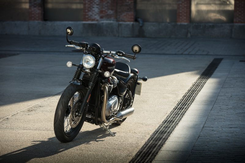 triumph-bonneville-bobber_15