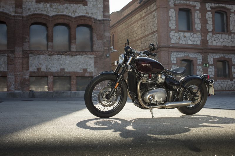 triumph-bonneville-bobber_16