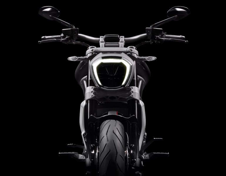 XDIAVEL15