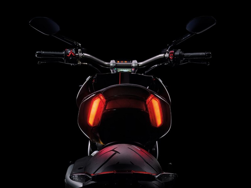 XDIAVEL19