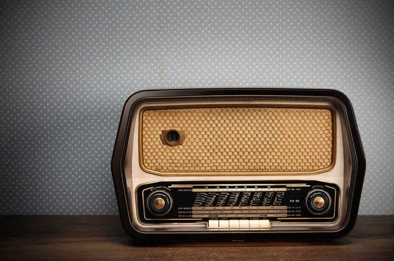 aparat de radio vechi
