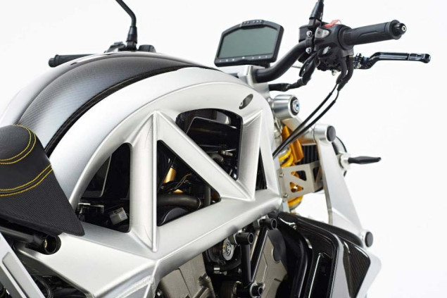 ariel ace (7)