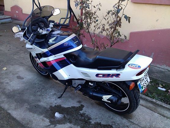cbr 1000f