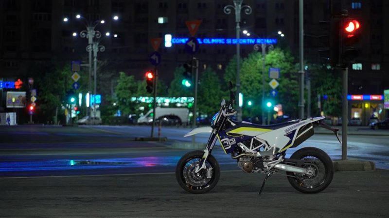 husqvarna 701 supermoto