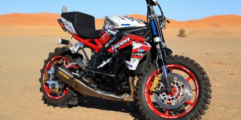 street triple stunt