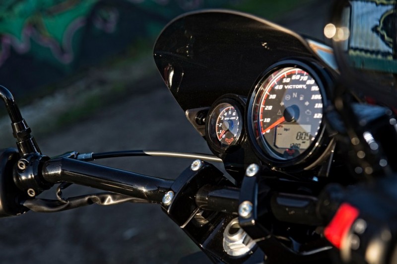 victory-motorcycles-2017-octane-12