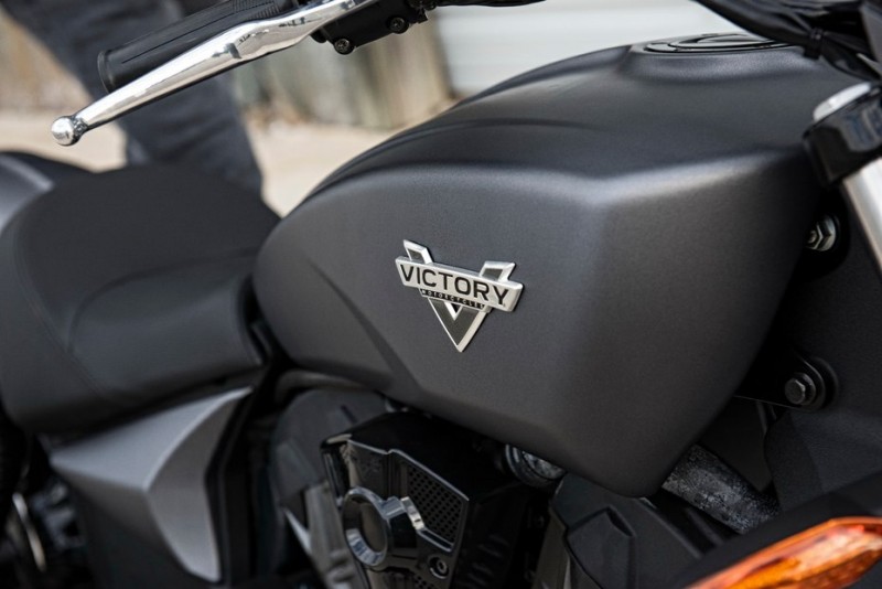 victory-motorcycles-2017-octane-21