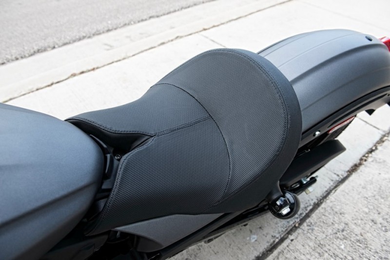 victory-motorcycles-2017-octane-25
