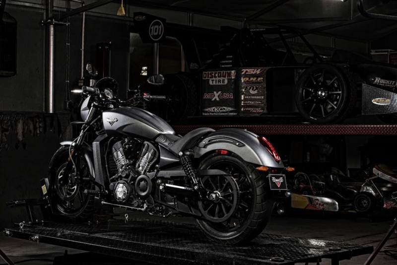 victory-motorcycles-2017-octane-4