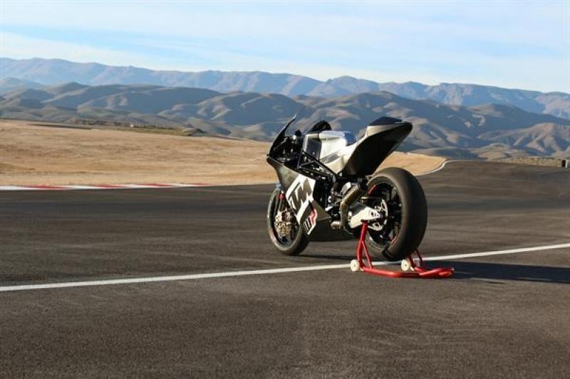 wp-ktm-moto2-almeria-2016.middle