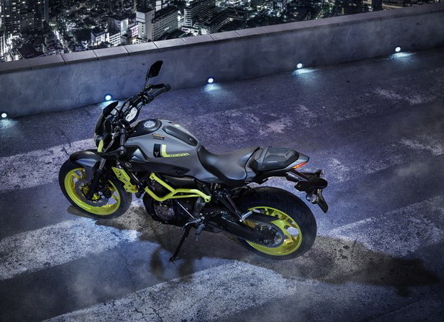 yamaha_2016_mt_07_moto_cage_fluo_002